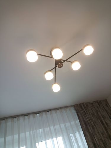 Установка люстры в сборке