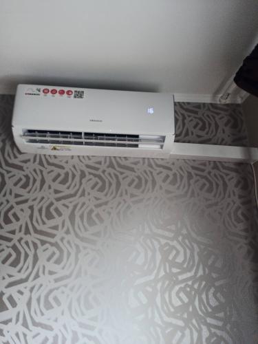 Установка сплит системы 7-9 kBTU (одноэтапный монтаж)