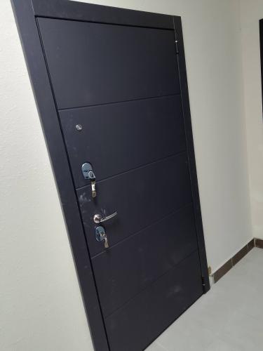 Установка входной двери весом до 95 кг