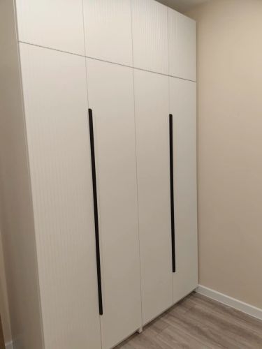 Установка и регулировка распашной двери