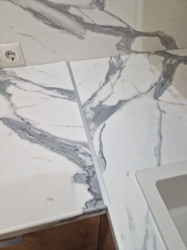 Установка столешницы ДСП Установка газовой варочной поверхности Установка и подключение встраиваемого электрического духового шкафа