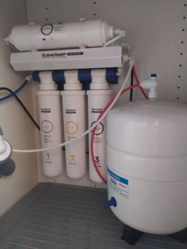 Замена картриджа в системе фильтрации