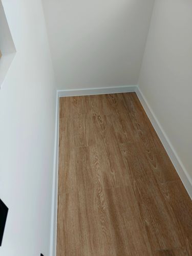 Монтаж пластикового плинтуса