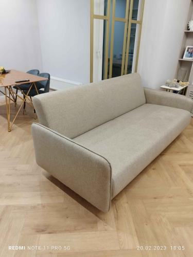 Проведена замена и настройка механизма трансформации дивана. Проверена функциональность, устранены дефекты, обеспечена плавность работы. Обновлены крепления, улучшена надежность конструкции.