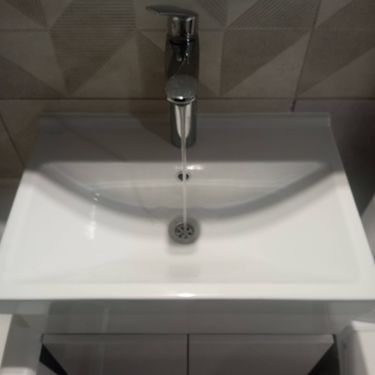 Установлен новый запорный механизм, обеспечивающий надежное перекрытие потока. Проверена герметичность соединений, устранены протечки, восстановлена функциональность системы водоснабжения.