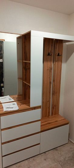 Сборка прихожей