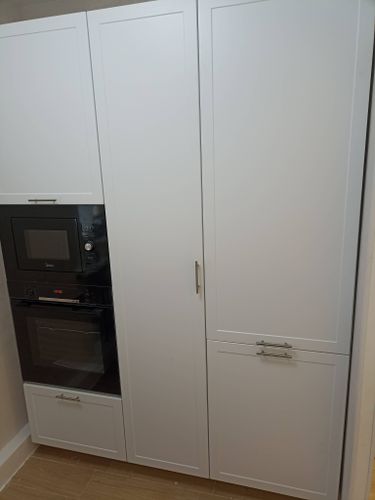 Сборка и установка каркаса колонны Выпил одного отверстия/углубления/присадка под петлю в материалах ДСП/Массив Прямой распил фальшпанели/фасада/полки