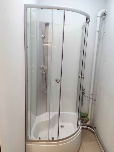 Установка душевой кабины без гидромассажа