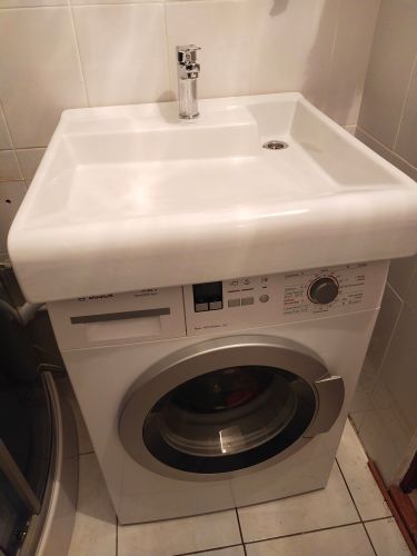 Заменены внутренние элементы крана, обеспечивающие герметичность и плавность работы. Установлены новые детали, проверена функциональность, устранены протечки, восстановлена подача воды.