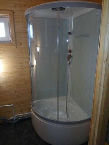 Установка душевой кабины шириной до 90 см