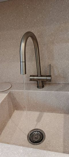 Установка проточного фильтра под мойку