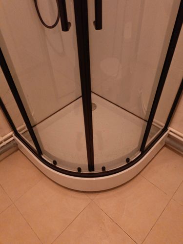 Установка душевой кабины шириной до 90 см