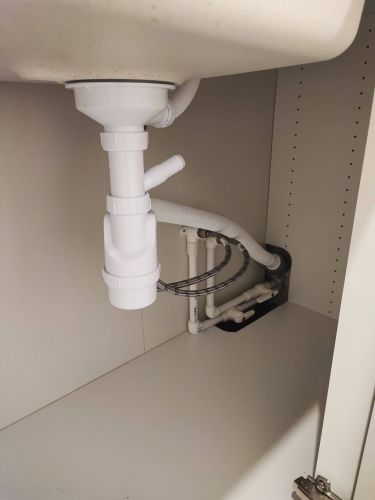 Подводка труб (ХВС, ГВС, канализация) к месту установки сантехнического оборудования (до 3 метров)