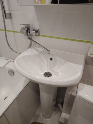 Установка раковины на пьедестале/полупьедестале