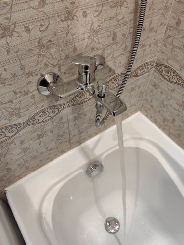 Установка смесителя (на готовые коммуникации)