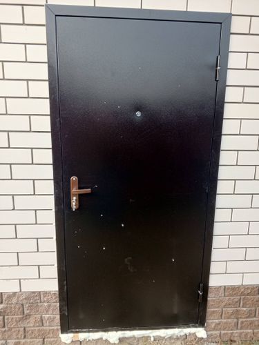 Установка входной двери весом до 95 кг