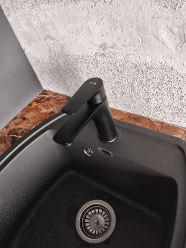 Установка смесителя (на готовые коммуникации)