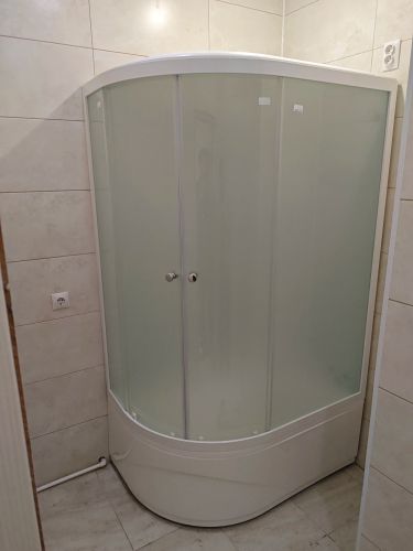 Установка душевой кабины шириной до 120 см