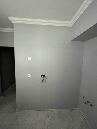 Проведены точные измерения пространства для установки потолочной конструкции, учтены все углы и особенности помещения, подготовлены данные для последующего монтажа.