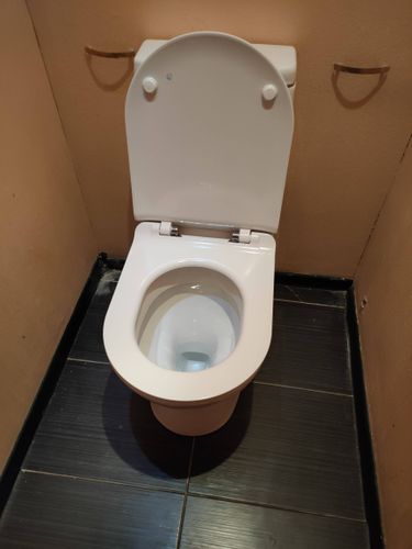 Установка напольного унитаза