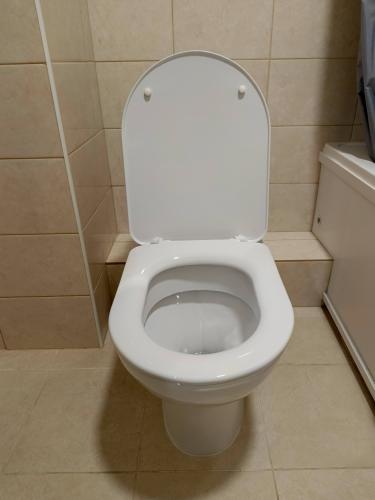 Установка напольного унитаза