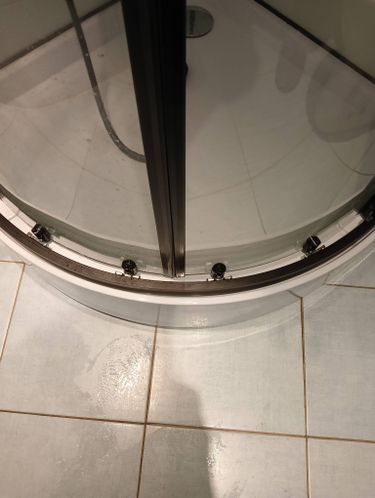 Установка душевой кабины шириной до 90 см