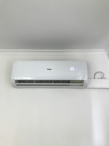 Проведена очистка фильтров, дезинфекция внутренних элементов, устранение пыли и загрязнений, проверка дренажной системы, восстановление оптимальной работы устройства.