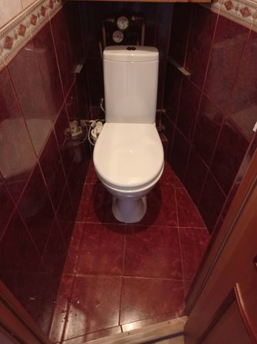 Установлен новый сливной резервуар, подключены коммуникации, проверена герметичность соединений, проведена настройка механизма для корректной работы.