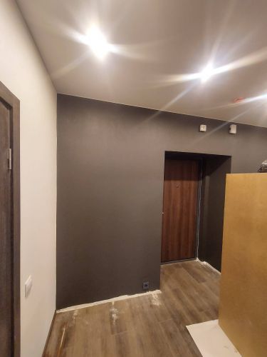 Покраска обоев в 2 слоя