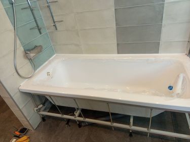 Установка акриловой/стальной ванны