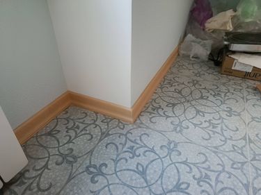 Монтаж деревянного/мдф плинтуса