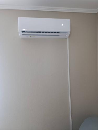 Установка сплит-системы мощностью охлаждения 7-9 kBTU