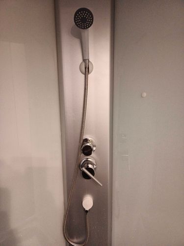 Установка душевой кабины шириной до 90 см