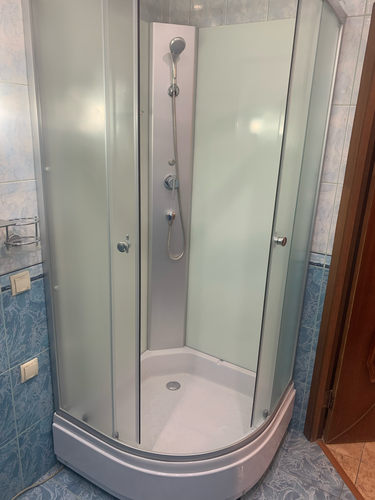 Установка душевой кабины шириной до 90 см