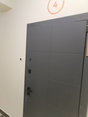 Установка входной двери весом до 95 кг