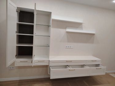 Установка кронштейна под ТВ на стену