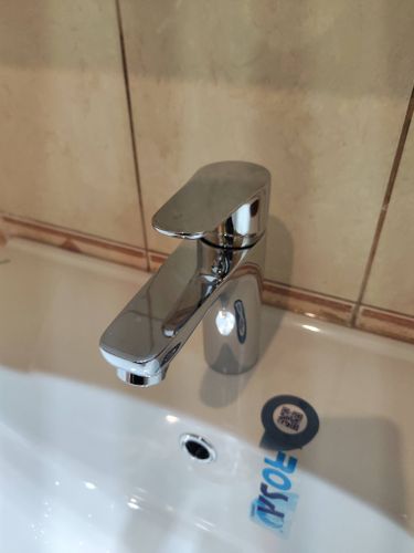 Установка смесителя (на готовые коммуникации)