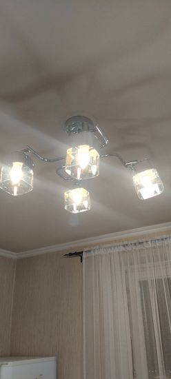 Установка люстры в сборке