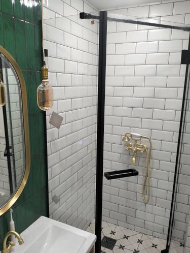 Герметизация стыков душевой кабины