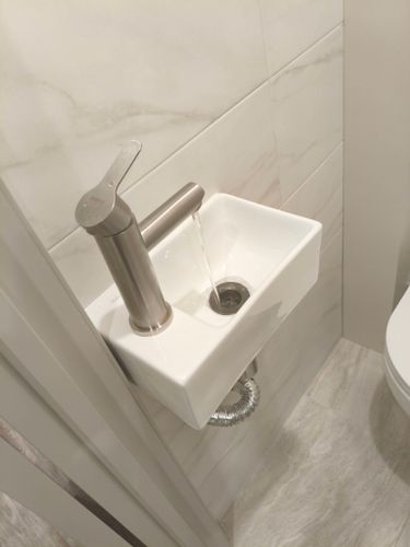 Установка смесителя (на готовые коммуникации)