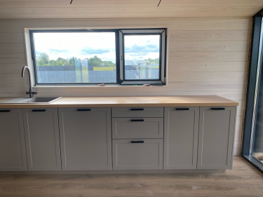 Перенавеска дверей холодильника