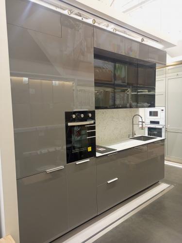 Установка механизма Free-Fold / Free Flap / Free Slide Сборка и установка кухонного каркаса Установка и подключение интегрированной мойки