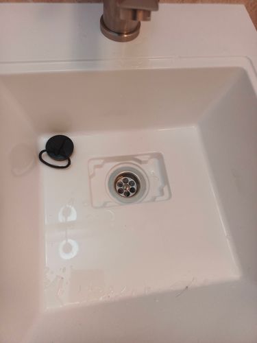 Установка раковины на кронштейнах