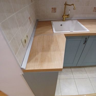 Установка столешницы ДСП Демонтаж столешницы из ДСП без сохранения Установка и подключение врезной мойки