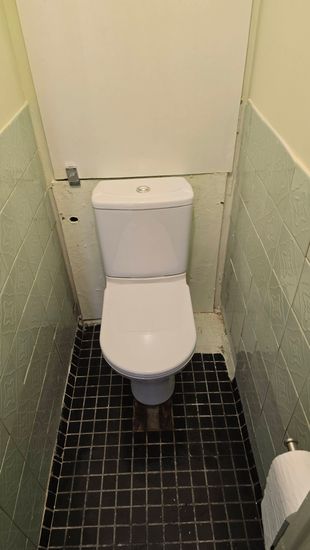 Установка напольного унитаза