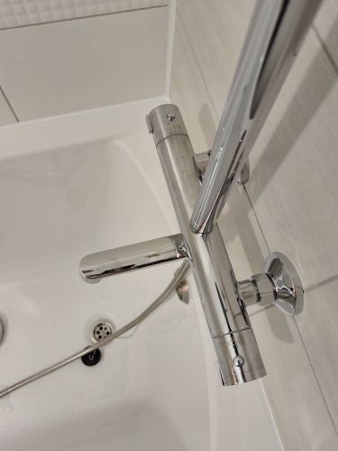 Установка смесителя (на готовые коммуникации)