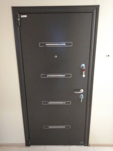 Установка входной двери весом до 95 кг