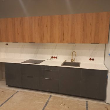 Установка и подключение врезной мойки Установка и подключение смесителя Установка и подключение электрической варочной поверхности