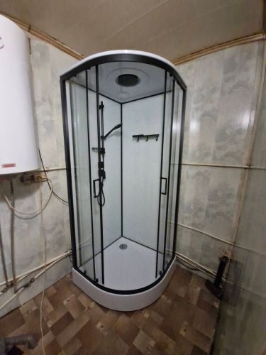 Установка душевой кабины шириной до 90 см