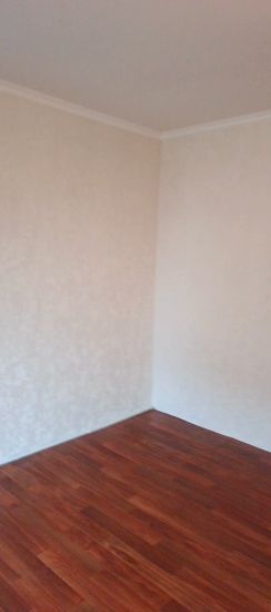 Монтаж потолочного полистрирол/пенополистирол плинтуса